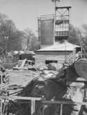 Cementbil bakom förråd vid polishuset, 1956-05-04