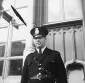 Poliskonstapel utanför Rådhuset, 1945
