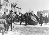Bilolycka vid Oskarstorget, 1920-tal