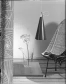 ARMATUR, TAKLAMPA I TRATTFORM, GOLVLAMPA I ATELJÉMILJÖ SAMT I ERSKINS ENTRÉ