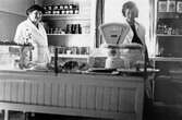 Interiör från Jenny Gustafsson mjölk & matvaruaffär, ca 1940