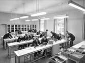 Fysiklektion på Karolinska skolan, 1960-tal