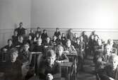 Klass 1:5b på Karolinska skolan, läsåret 1943-1944