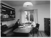 Chef och assistent på Tysslinge kommunkontor, 1970