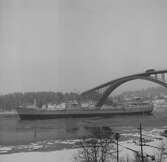 Fartyget Visund vid Sandöbron