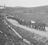 Begravningståg för de dödade vid Ådalshändelserna 1931.