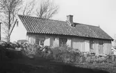 Övergiven stuga norr om Iserås, Onsala.