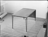 BOKHYLLOR, BORD, LAMPOR FÖR BROSCHYR