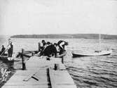 Renovering av båtbrygga, 1920-tal