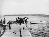 Renovering av båtbrygga, 1920-tal
