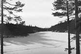 Fotspår på snötäckt is på sjön Tisaren, 1920-tal