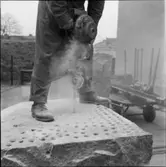 MINDRE MOTORDRIVEN BORRMASKIN PROVKÖRES, BORRNING I TAK I GRUVA