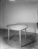 KOMBINASERIEN MED GRAMMOFON, SEPARATBILDER PÅ BORD