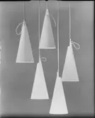 TAKARMATUR OMFOTO, UPPSTÄLLNING MED STOL, RANDIGT TYG OCH TAVLA