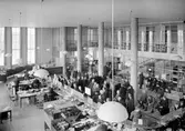 Interiör från Örebro Sparbank, januari 1941