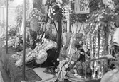Blomsterarrangemang på utställning, 1944