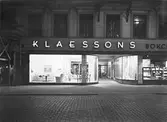 Klaessons möblers skyltfönster, augusti 1939