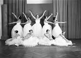 En grupp med balettdansöser, 1938