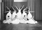 En grupp med balettdansöser, 1938