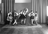 En grupp med dansare, 1938