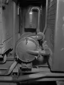 Närbild på gasgenerator på lastbil, 1943-01-19