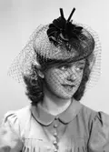 Kvinna med hatt, 1941