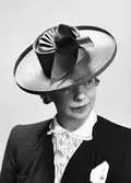Kvinna med hatt, 1941