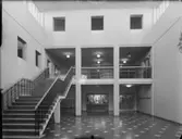 SKOLOR I NORRKÖPING
EXT. INT