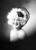Astrid Hallgren i maskeradkläder, 1930