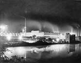Industribyggnad i natten, 1940-tal