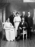 Familjen Jansson hos fotografen, 1917