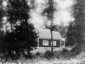 Hus i skogen, 1917
