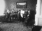 Kammarorkester i vardagsrummet, 1932
