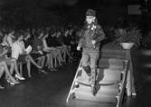 Pojke med jacka och hatt, 1963-09-29