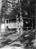 Stuga i skogen, 1920-tal