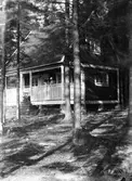 Stuga i skogen, 1920-tal