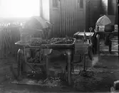 Ässja i smidesverkstaden vid centralverkstäderna, 1905-08-05