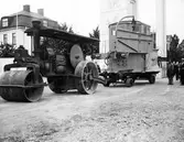 Ångvält med släp på Örebroutställningen, 1928