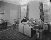 SV. HANDELSKAMMAREN FÖR USA MED ADDO ETAPPMÖBLER FÖR PRESSVISNING