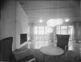 ÅLDERDOMSHEM I ROSLAGS-LÄNNA
EXT. OCH INT.