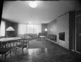 ÅLDERDOMSHEM I ROSLAGS-LÄNNA
EXT. OCH INT.