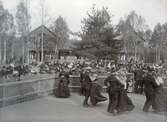 Dans vid dansbanan på Strömsnäs på Karlslunds gård, 1890-tal