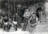 Arbetare på kraftstationen vid Karlslunds gård, 1890-tal