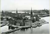 Stockholm, Riddarholmen.
Riddarholmskajen efter pontonbrons tillkomst, 1930-talet.