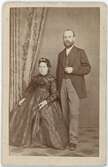 Kabinettsfotografi - kvinna och man, Kristiania