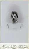 Visitkort med porträtt av Ellen Engberg (1879-1961). 