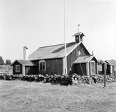 Barsviken kapell.; Fiskekapell. Timrat och panelklätt, rödmålat. Rektangulär byggnad. Enkel inredning med blåmålade bänkar, altaruppsats och predikstol. Vapenhuset har tillkommit senare. Exteriör och interiör upprustning 1926.