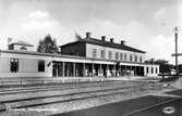 Järnvägsstationen i Härnösand. Vykort