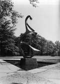 Skulptur som heter Resonans  och finns i Örebro,brons 1955,stadsparken Örebro