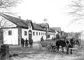 Stallet på Karlslunds gård, 1890-tal